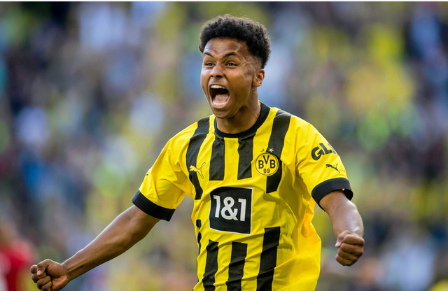 英雄联盟-摩纳哥发布备战花絮，今晚绝杀压哨，德甲任务艰巨，资深球员宣示担当的简单介绍