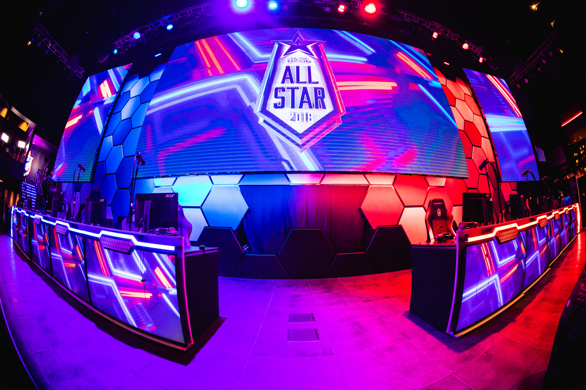 英雄联盟赔率-关于广州队训练开放日；集结日迎来里程碑引欢呼；全明星赛在即；心理建设被强调的信息